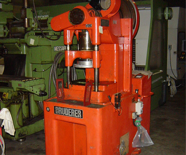 BRUDERER 30 Ton